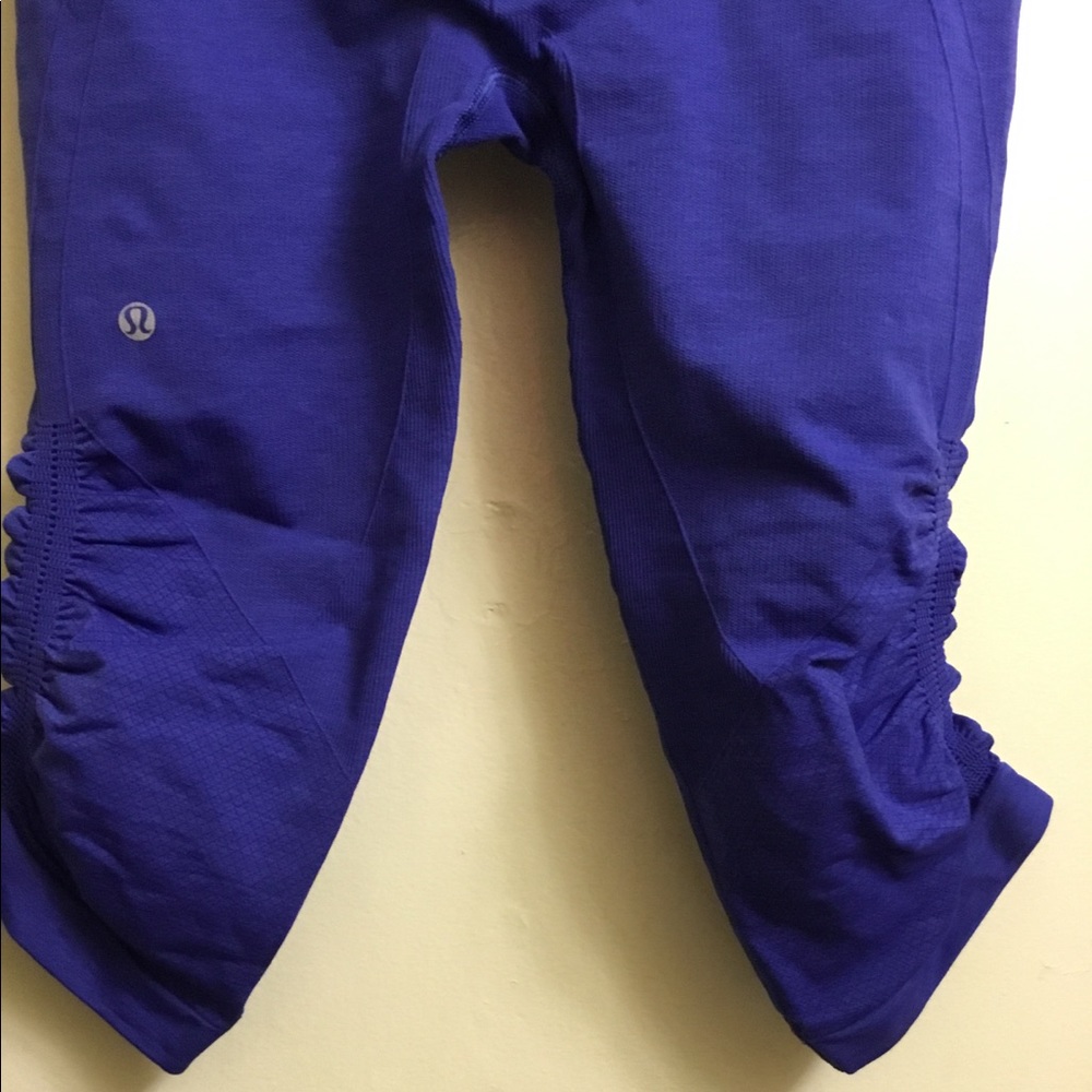 Lululemon Ruched Cropped Pants - Picture 4 of 6